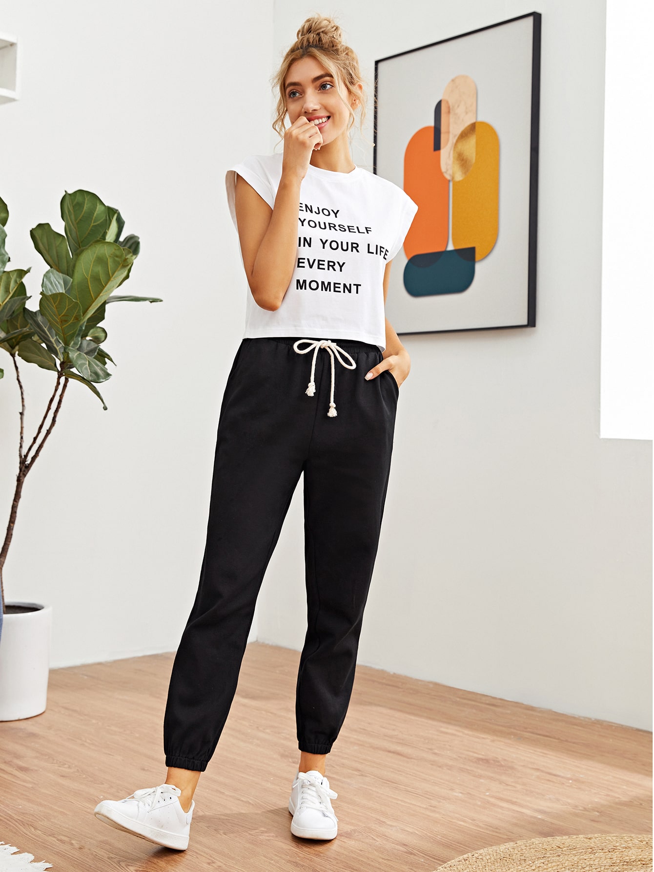Drawstring Waist Slant Pocket Sweatpants thumbnail