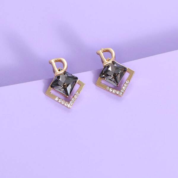 

Rhinestone Decor Stud Earrings, Gold