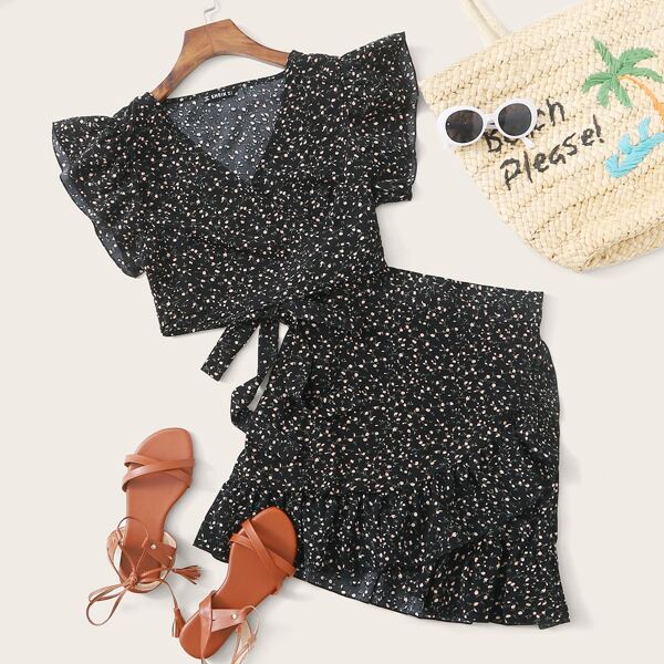 

Plus Ditsy Floral Crop Top & Mini Skirt Set, Black