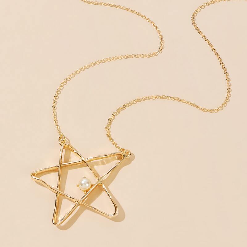 

1pc Hollow Out Star Charm Necklace, Gold