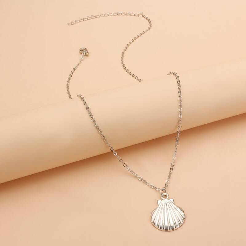 

Shell Charm Necklace, Silver