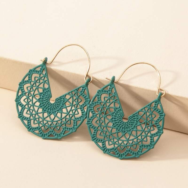 

Hollow Out Hoop Earrings, Green