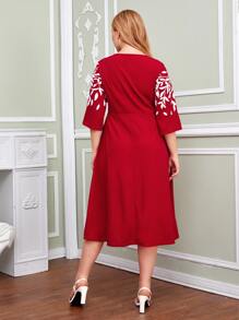 SHEIN Clasi Plus Leaf Print Fit & Flare Dress - Red - View 2