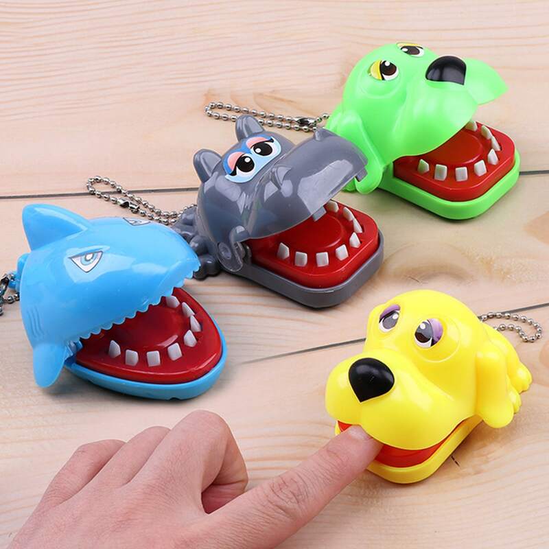 

1pc Random Cartoon Tricky Spoof Toy, Multicolor