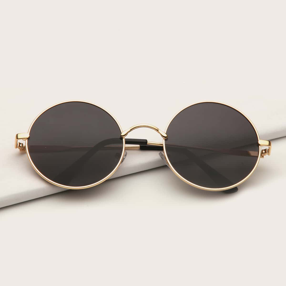 

Metal Frame Sunglasses