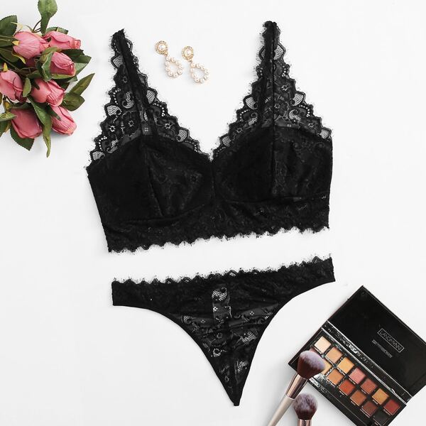 

Plus Floral Lace Scallop Trim Lingerie Set, Black