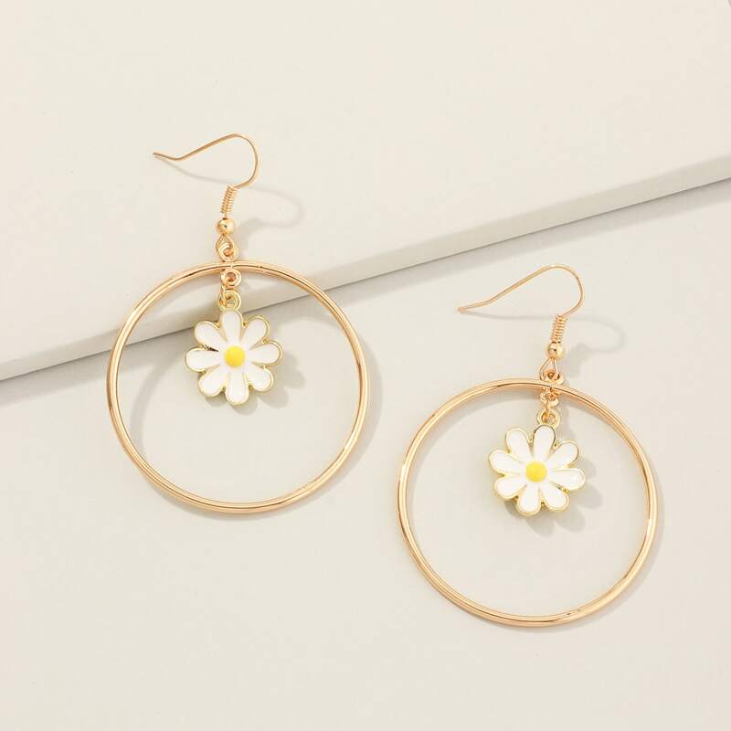 

Flower Decor Drop Earrings, White