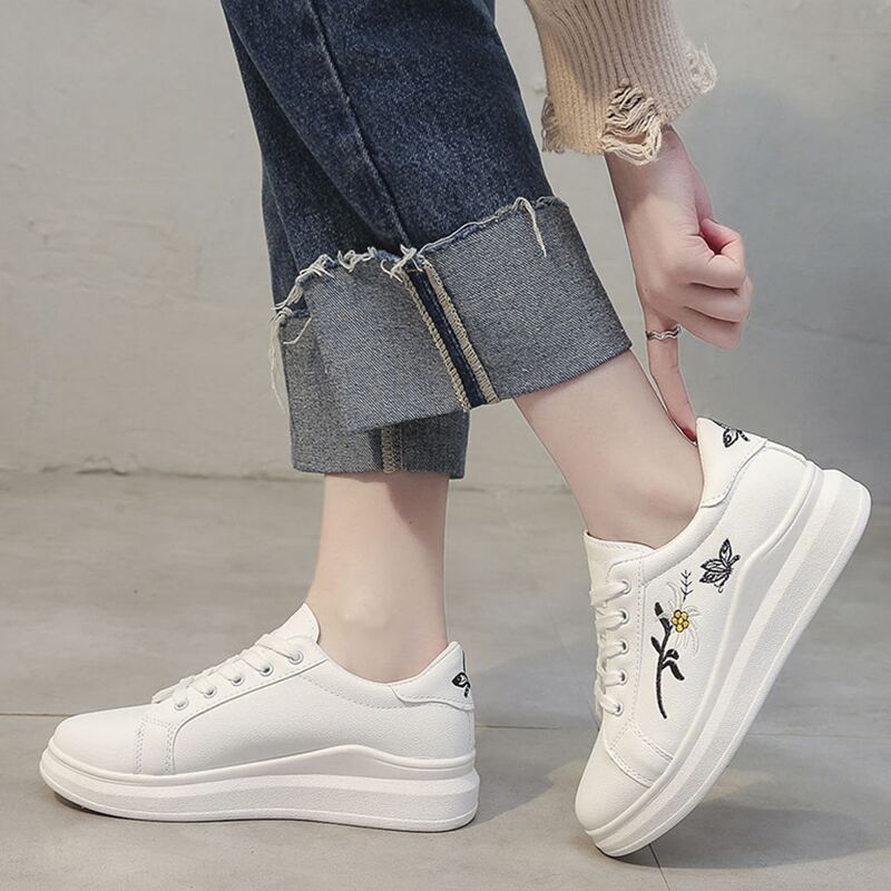 

Floral Lace-up Skate Shoes, White