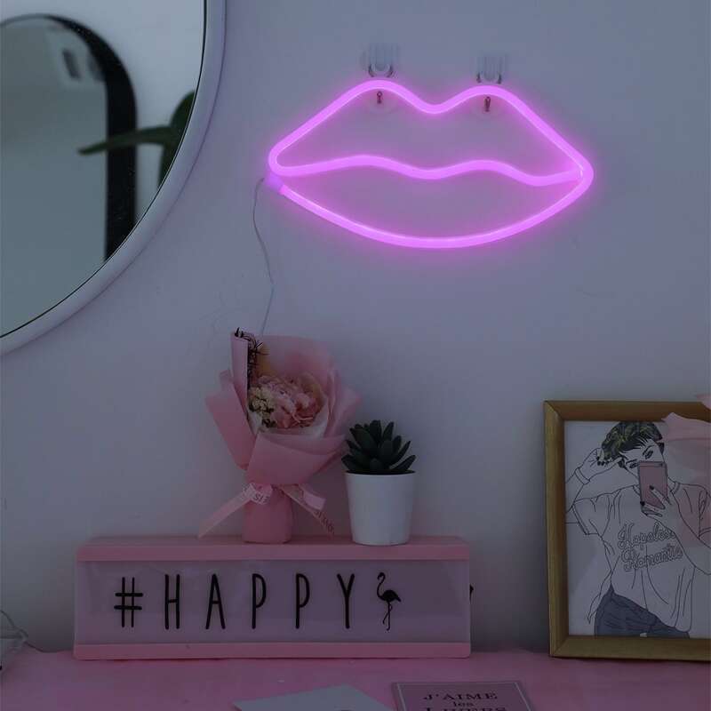 

Lip Shaped Wall Lamp, Pink