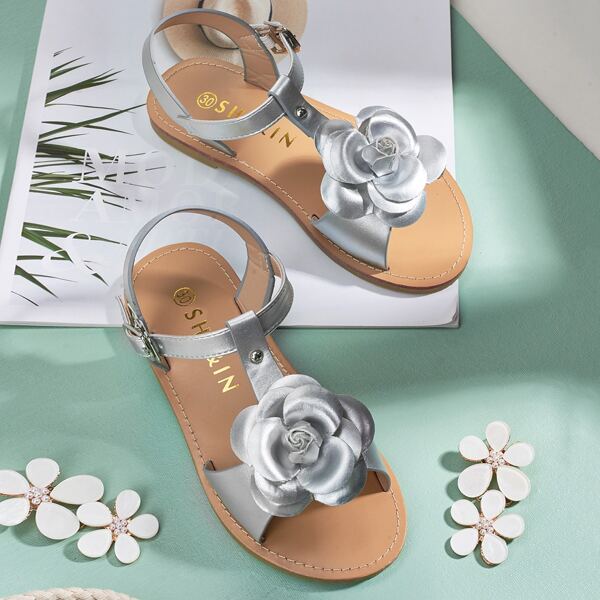

Toddler Girls Metallic Floral Appliques Sandals, Silver