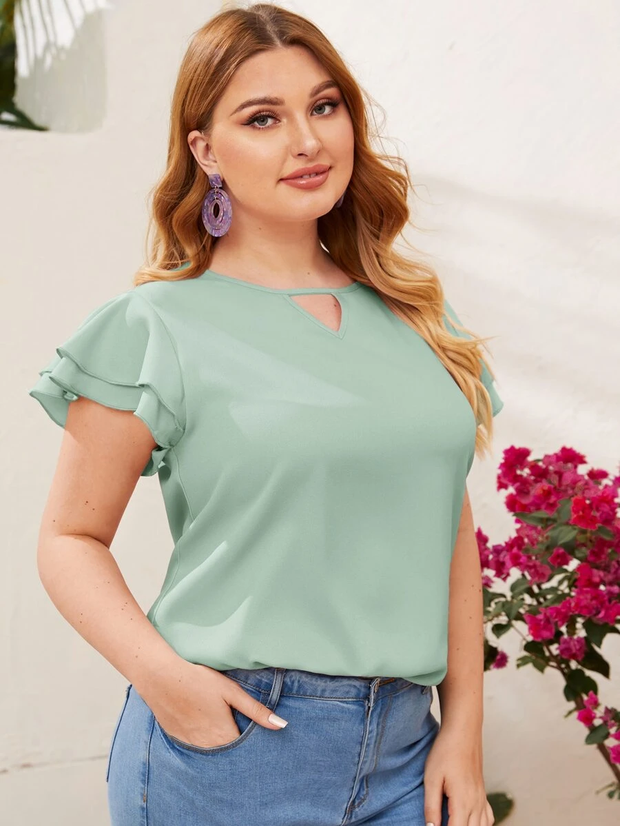 SHEIN Clasi لباس علوي بأكمام رفرف طبقات بعنق مفتوح مقاس كبير