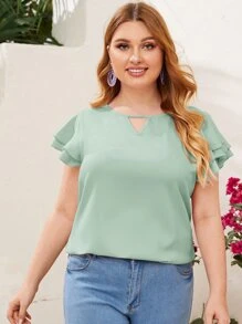 SHEIN Clasi لباس علوي بأكمام رفرف طبقات بعنق مفتوح مقاس كبير