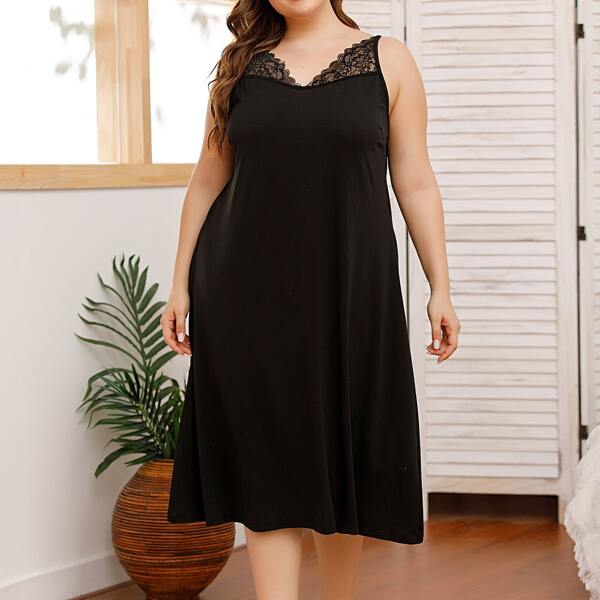 

Plus Contrast Lace Solid Cami Nightdress, Black