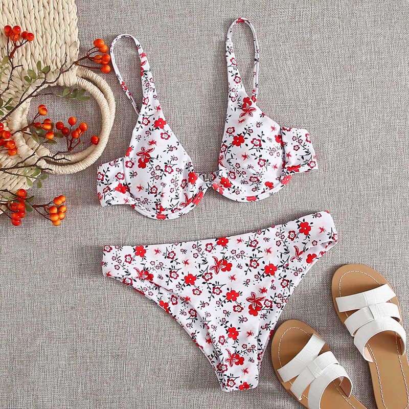 

Random Ditsy Floral Underwire Bikini Swimsuit, Multicolor
