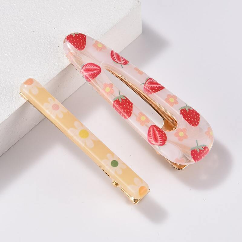 

2pcs Strawberry Hair Clip, Multicolor