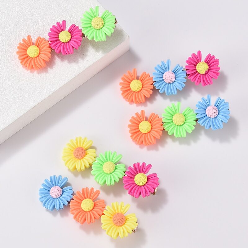 

5pcs Random Daisy Hair Clip, Multicolor