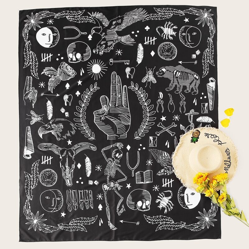 

Graphic Print Beach Blanket, Black