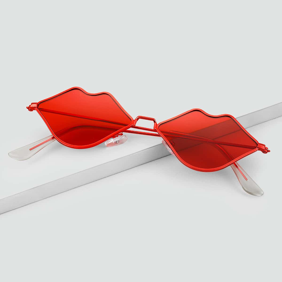 

Guys Lip Shaped Sunglasses, Red
