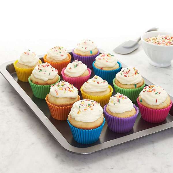 

12pcs Random Color Cupcake Mold, Multicolor