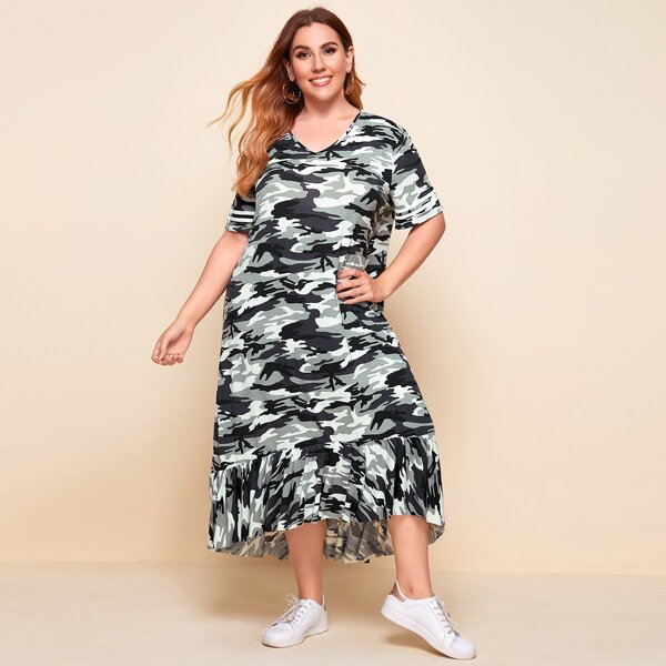 

Plus Striped Sleeve Ruffle Hem Camo Print Dress, Multicolor