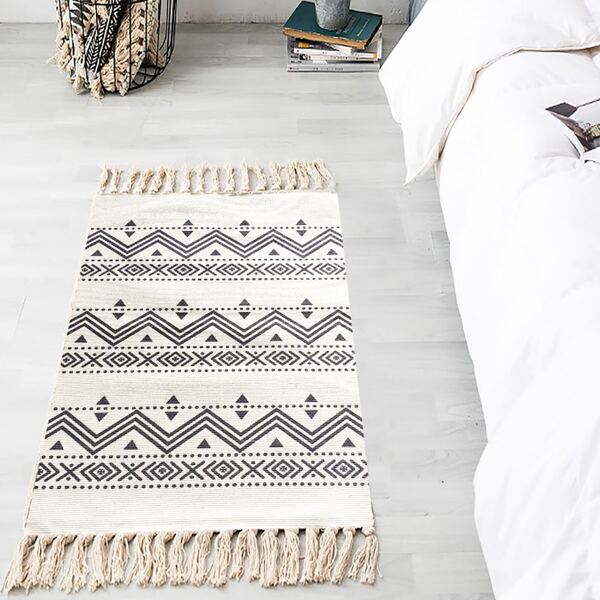 

Geometric Pattern Tassel Carpet, Black and white