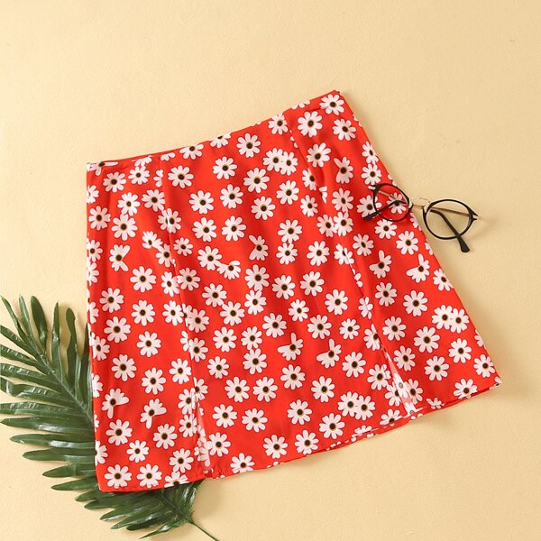 

Plus Daisy Floral Split Hem Mini Skirt, Red and white