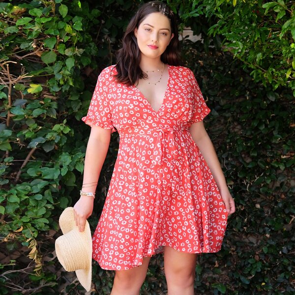 

Plus V Neck Belted Floral Dress, Red