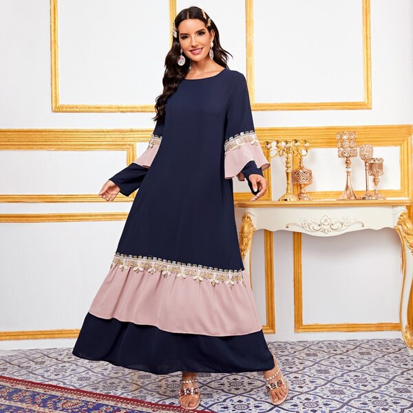 

Colorblock Guipure Lace Trim Dress, Navy blue