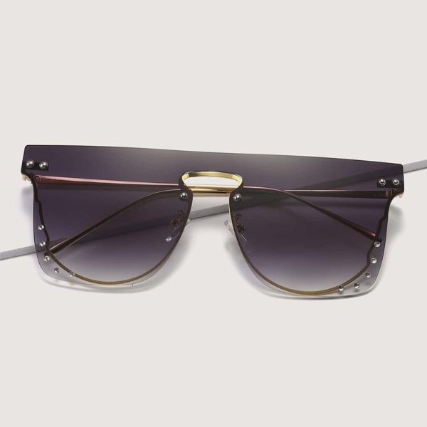 

Rivet Decor Flat Top Sunglasses