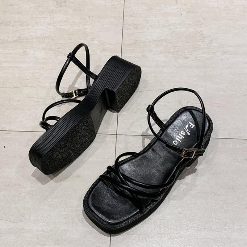 

Simple Strap Chunky Heel Sandals, Black