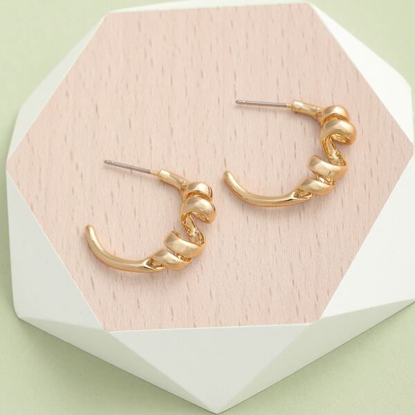

Twist Detail Small Hoop Earrings, Gold