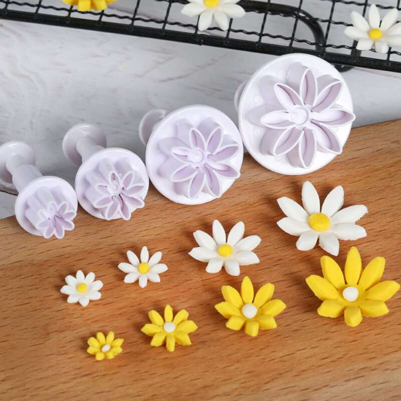 

4pcs Flower Shaped Mold, White