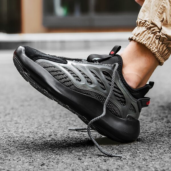 

Men Lace-up Front Low Top Sneakers, Black