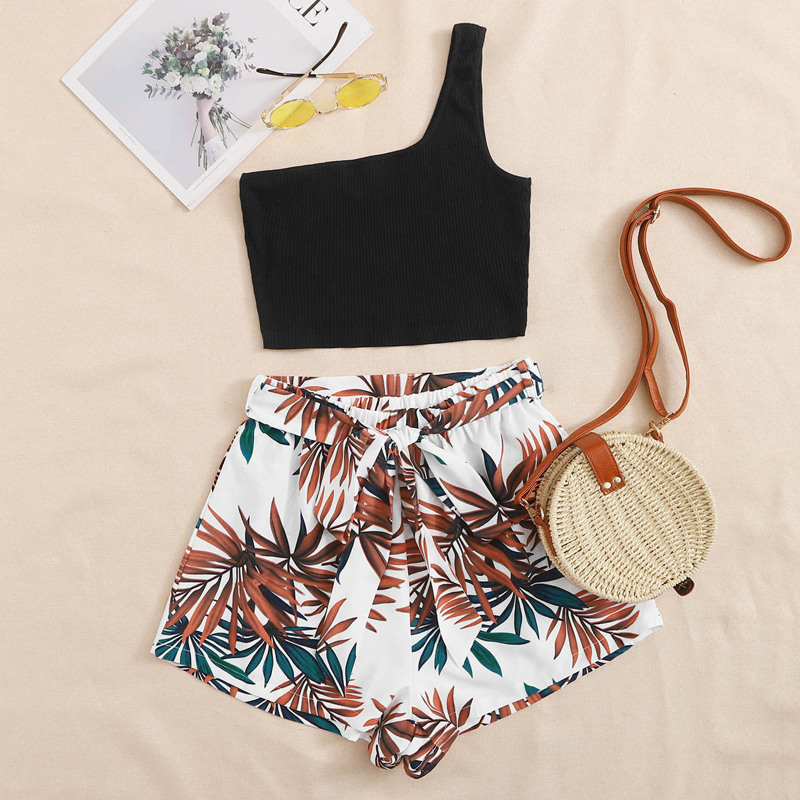 

One Shoulder Crop Top & Belted Tropical Shorts Set, Multicolor
