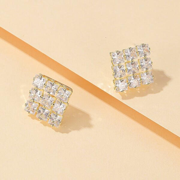 

Rhinestone Engraved Stud Earrings, Silver