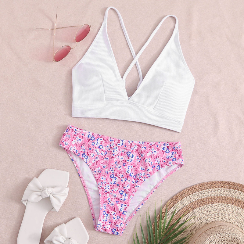 

Ditsy Floral Cut-out Back Bikini Swimsuit, Multicolor