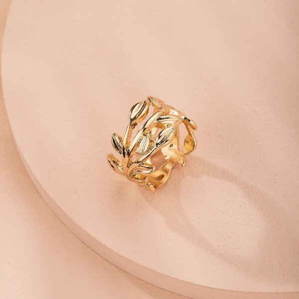 

Leaf Design Gold Ring