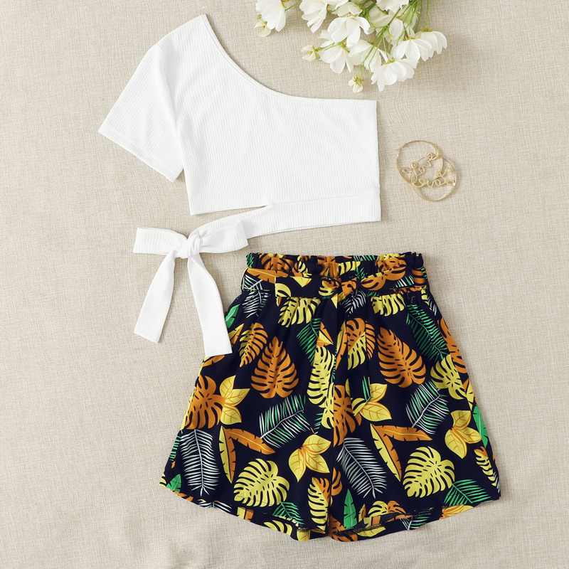

One Shoulder Top & Tropical Belted Shorts, Multicolor