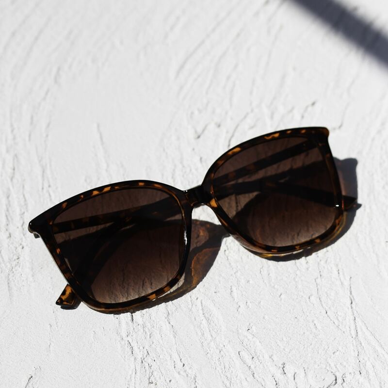 

Tortoiseshell Frame Sunglasses