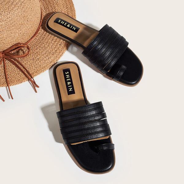 

Toe Loop Strappy Slide Sandals, Black