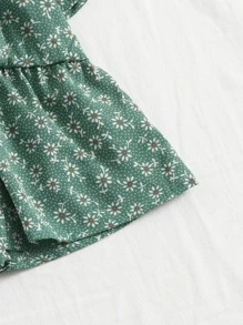 Knot Front Ditsy Floral Ruffle Hem Blouse - Green - View 5