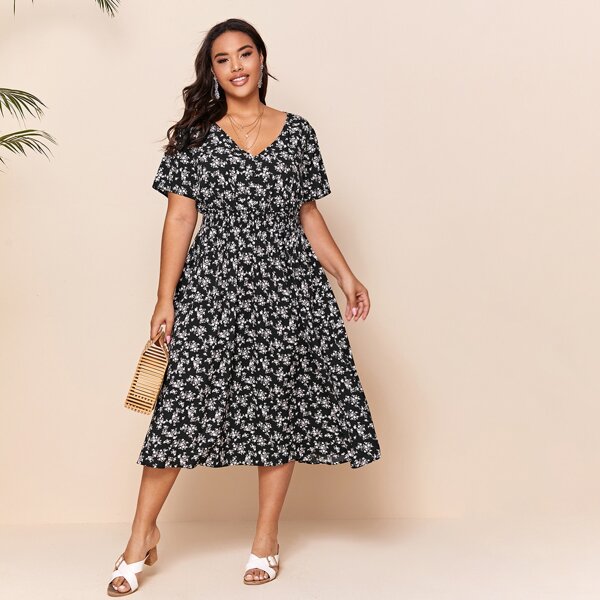 

Plus V-Neck Ditsy Floral Dress, Black