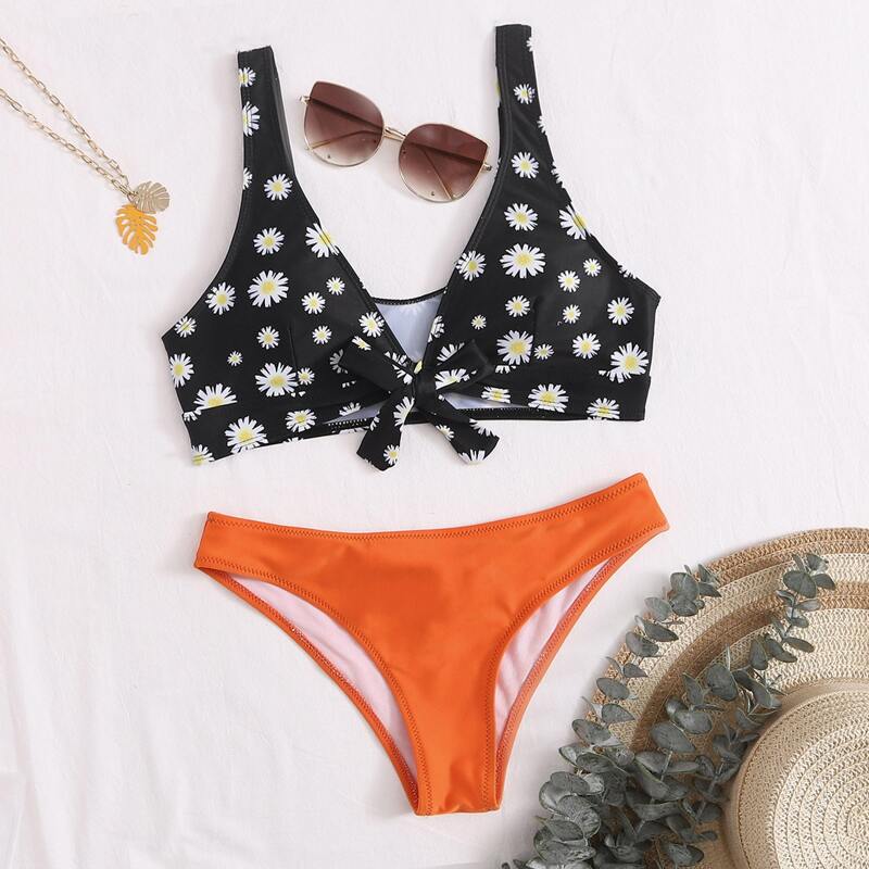 

Daisy Knot Front Bikini Swimsuit, Multicolor