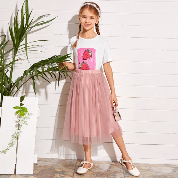 

Girls Drop Shoulder Strawberry Print Top & Mesh Overlay Skirt Set, Multicolor