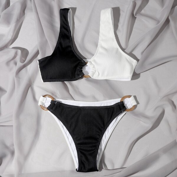 

Two Tone Rib Ring Linked Bikini Swimsuit, Black and white