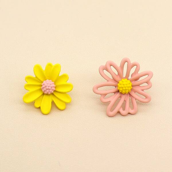 

Daisy Shaped Mismatched Stud Earrings, Multicolor