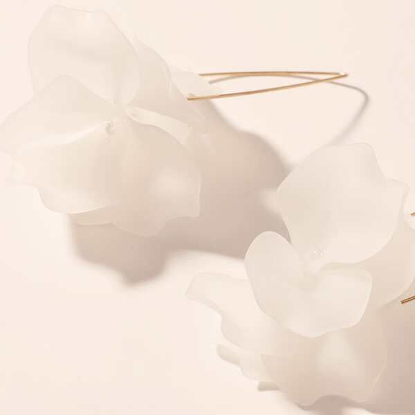

Floral Decor Drop Earrings, White