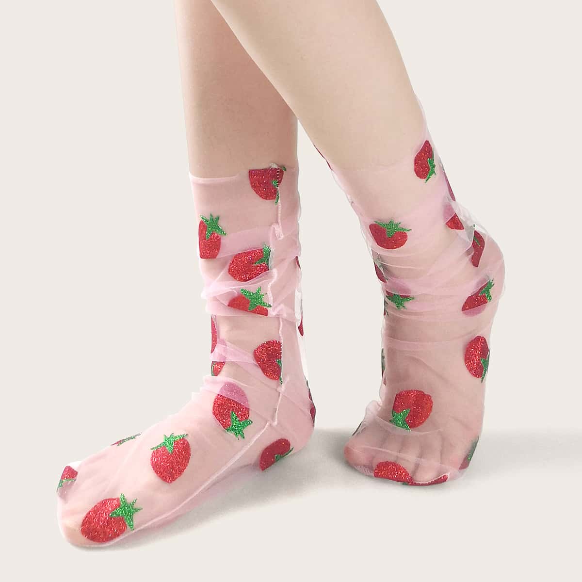 

Strawberry Pattern Mesh Socks, Pink