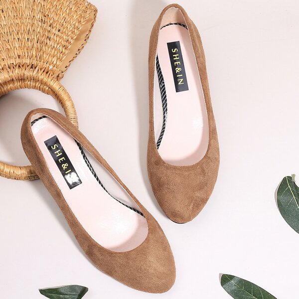 

Point Toe Block Court Heels, Brown