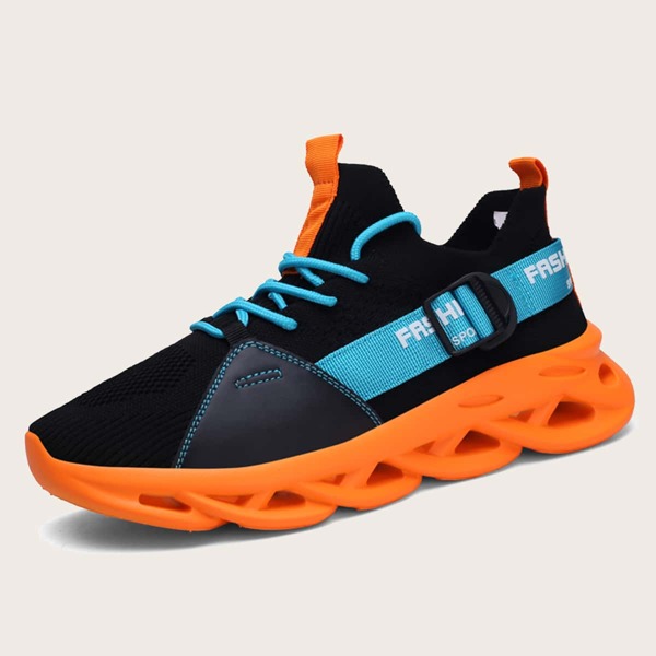 

Men Letter Graphic Low Top Sneakers, Black